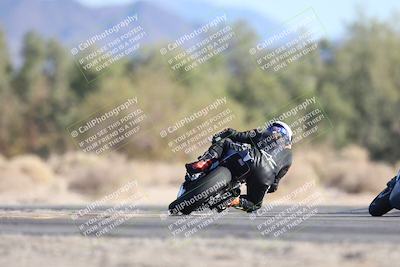 media/Dec-07-2025-CVMA (Sun) [[3e7d2de5dc]]/Race 12- Formula 40 MW and LW/